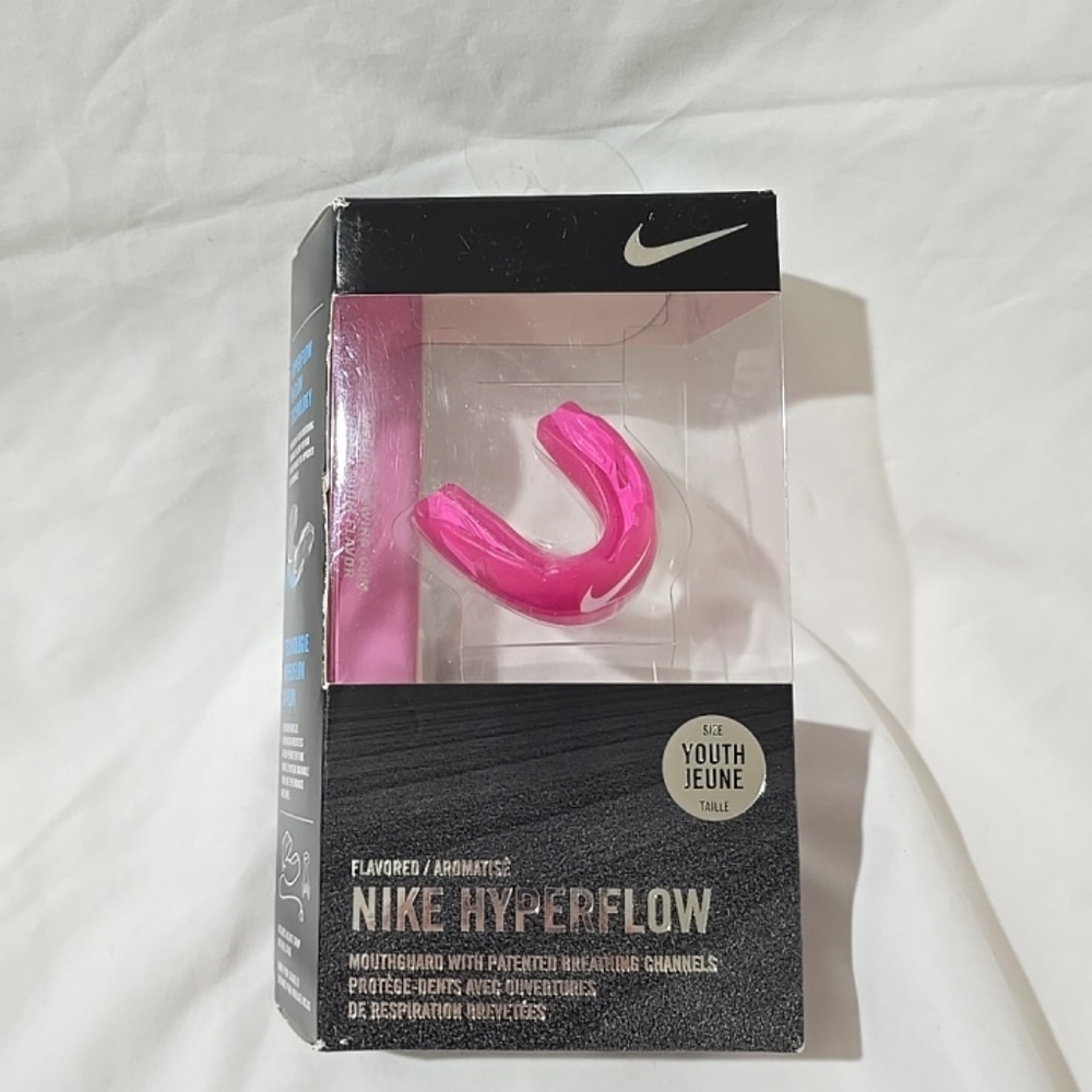 NEW NIKE  Hyperflow Mouthguard Youth Size Bubble Gum Flavor Sealed Pink